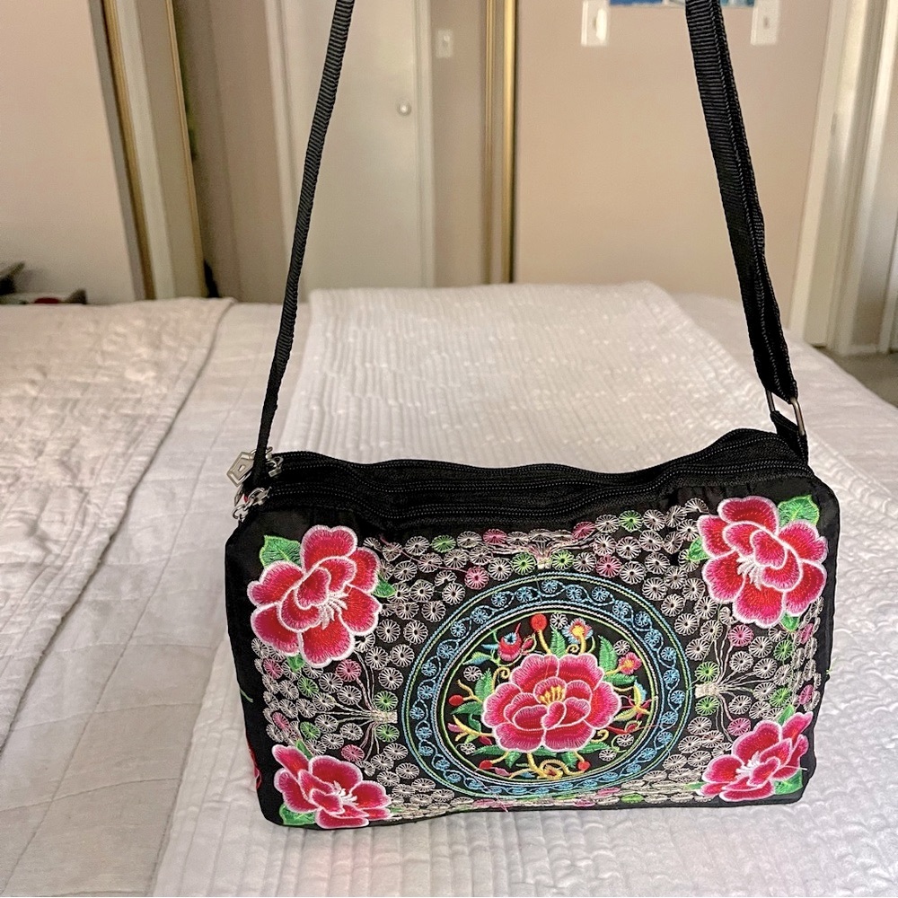 MADE BY ARTISANS Embroidered Bag | Made in Mexico | Crossbody with zippers